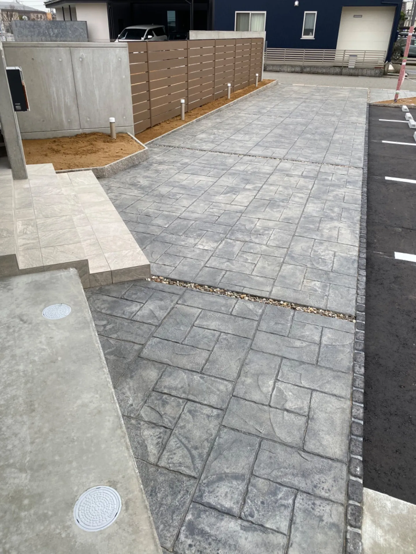 石川県金沢市のアプローチにおすすめのシンプルなスタンプコンクリート