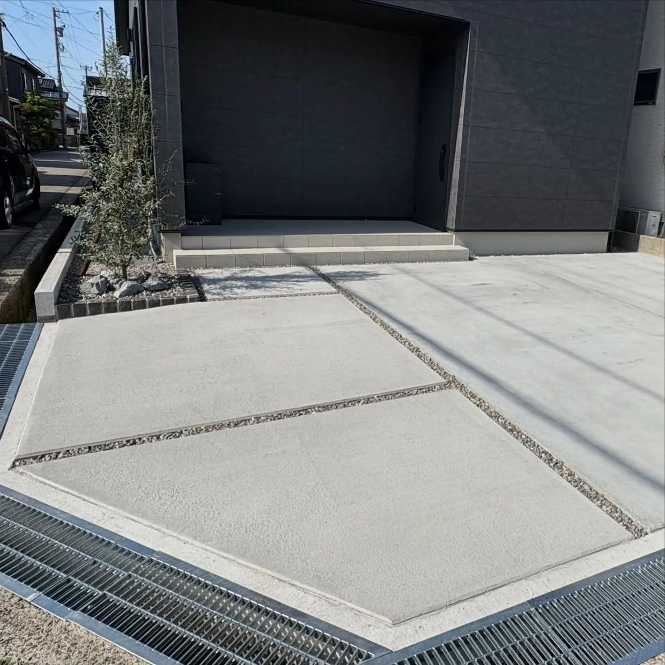 スリットで作るアプローチ✨